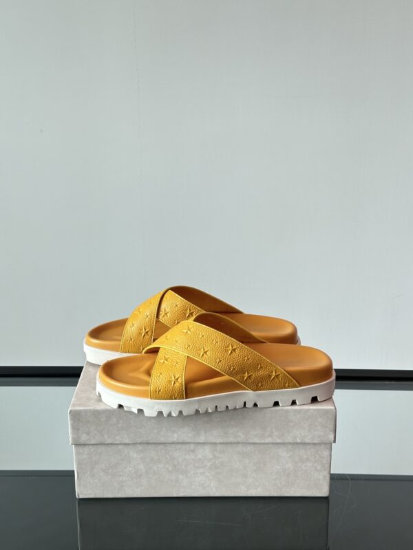 Jimmy Choo New High Quality Cowhide Leather Men's Slippers - Image 4
