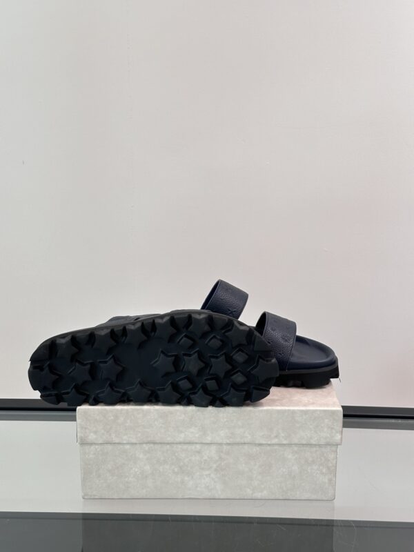 Jimmy Choo New Cowhide Leather Men's Slippers - Image 8