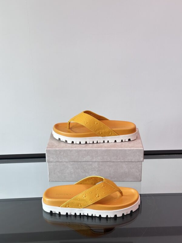 Jimmy Choo New High End Cowhide Leather Men's Slippers - Image 5
