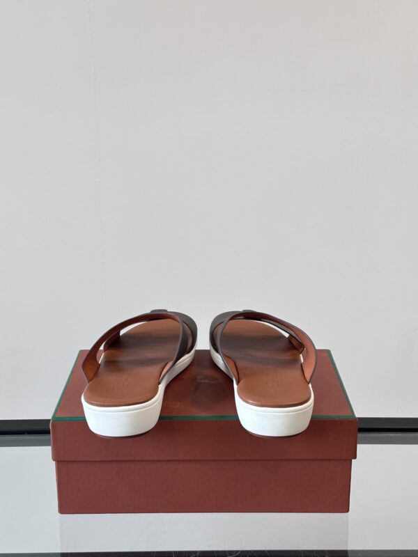 Loro Piana New Men's Cowhide Leather Sandals - Image 8