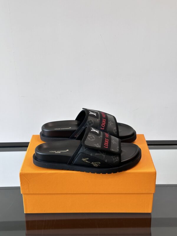 Louis Vuitton New Summer Casual Beach Slippers - Image 2