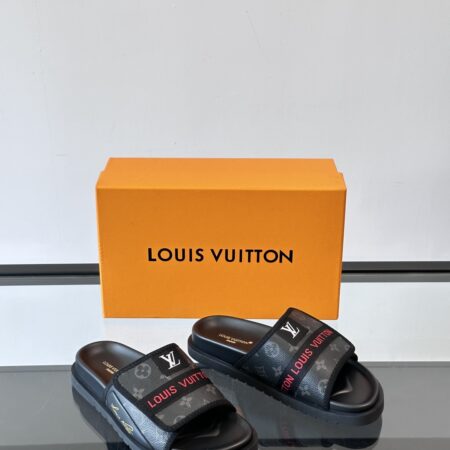 Louis Vuitton New Summer Casual Beach Slippers