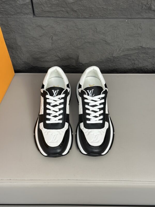 Louis Vuitton Litchi Patterned Calf Leather Casual Sports Shoes - Image 2