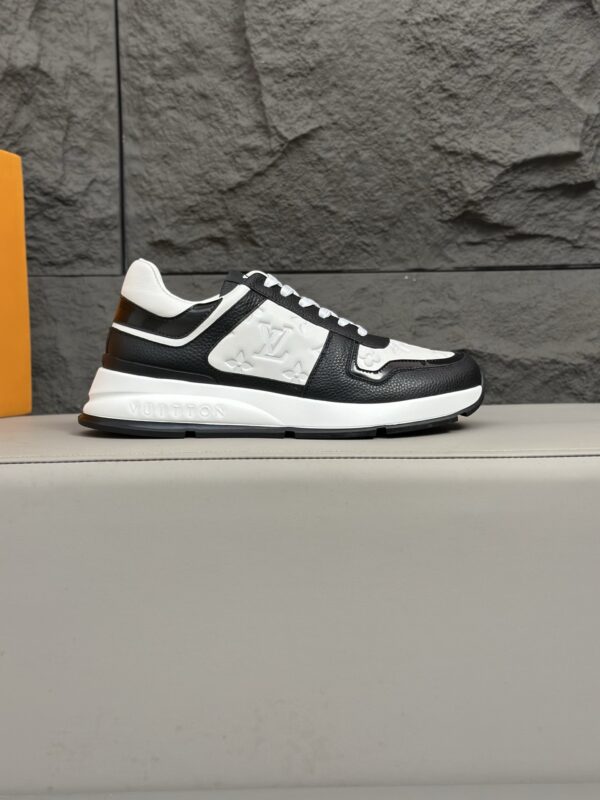 Louis Vuitton Litchi Patterned Calf Leather Casual Sports Shoes - Image 4