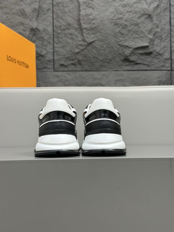 Louis Vuitton Litchi Patterned Calf Leather Casual Sports Shoes - Image 8