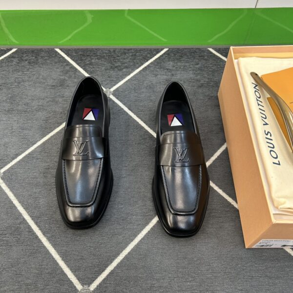 Louis Vuitton Calf Leather Fabric Cowhide Outsole Dress Shoes - Image 2