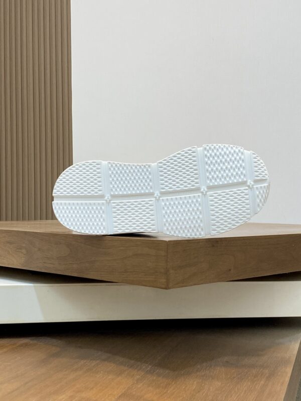 Louis Vuitton New Breathable British Mesh Sports Shoes - Image 9