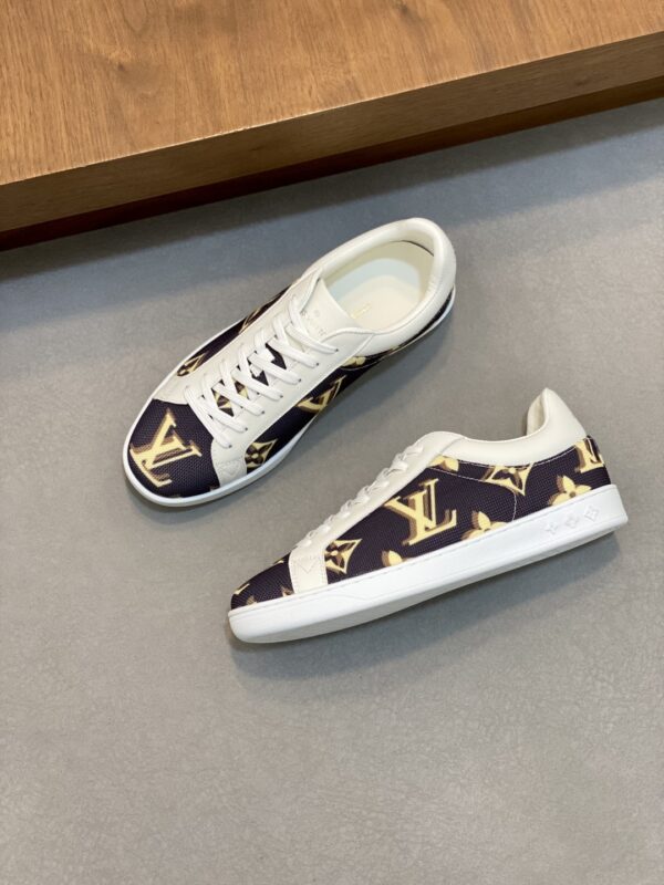 Louis Vuitton Men's Breathable Mesh Casual Sports Shoes - Image 5