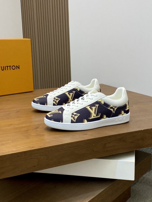 Louis Vuitton Men's Breathable Mesh Casual Sports Shoes