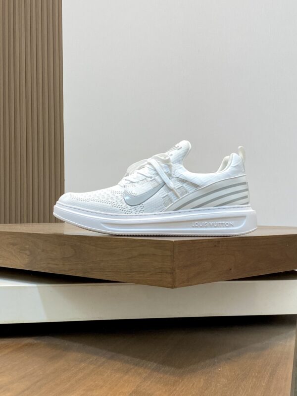 Louis Vuitton Nike Joint Fly Woven Fabric Casual Sports Shoes - Image 3