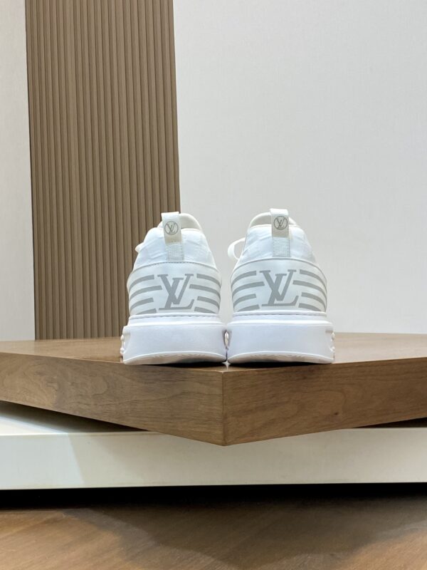 Louis Vuitton Nike Joint Fly Woven Fabric Casual Sports Shoes - Image 8
