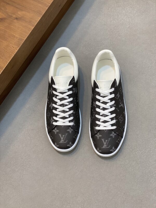 Louis Vuitton Printed Leather Fabric Sports Board Shoes - Image 2