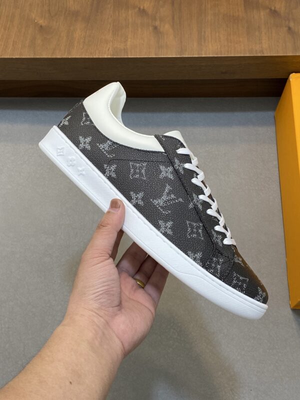 Louis Vuitton Printed Leather Fabric Sports Board Shoes - Image 4