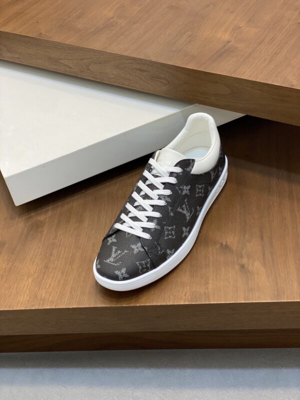 Louis Vuitton Printed Leather Fabric Sports Board Shoes - Image 6
