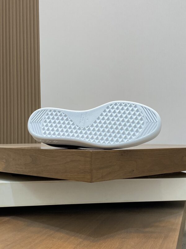 Louis Vuitton Printed Leather Fabric Sports Board Shoes - Image 9