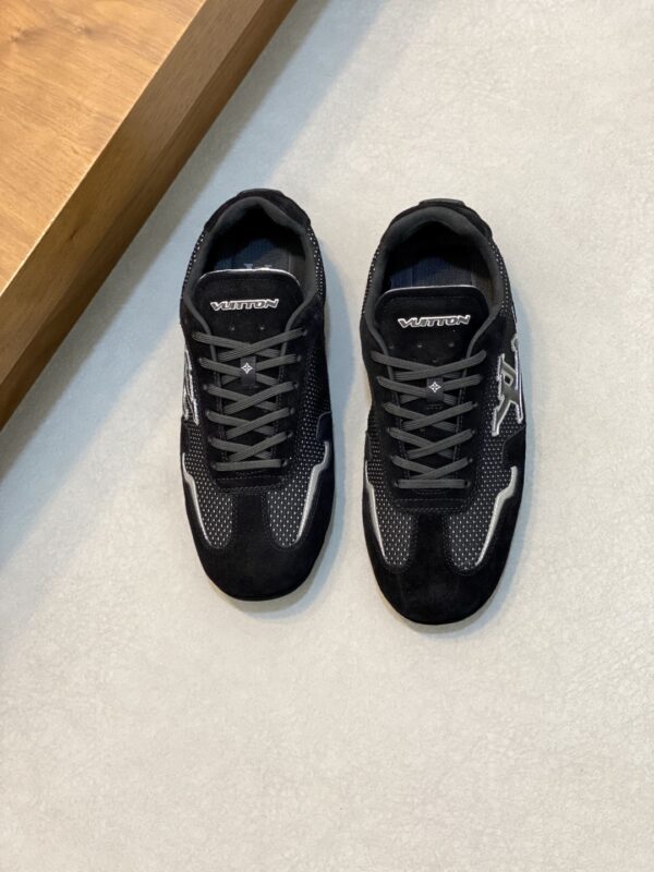 Louis Vuitton Run Away Flyknit Fabric Casual Sports Shoes - Image 2