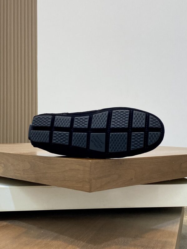 Louis Vuitton Run Away Flyknit Fabric Casual Sports Shoes - Image 9