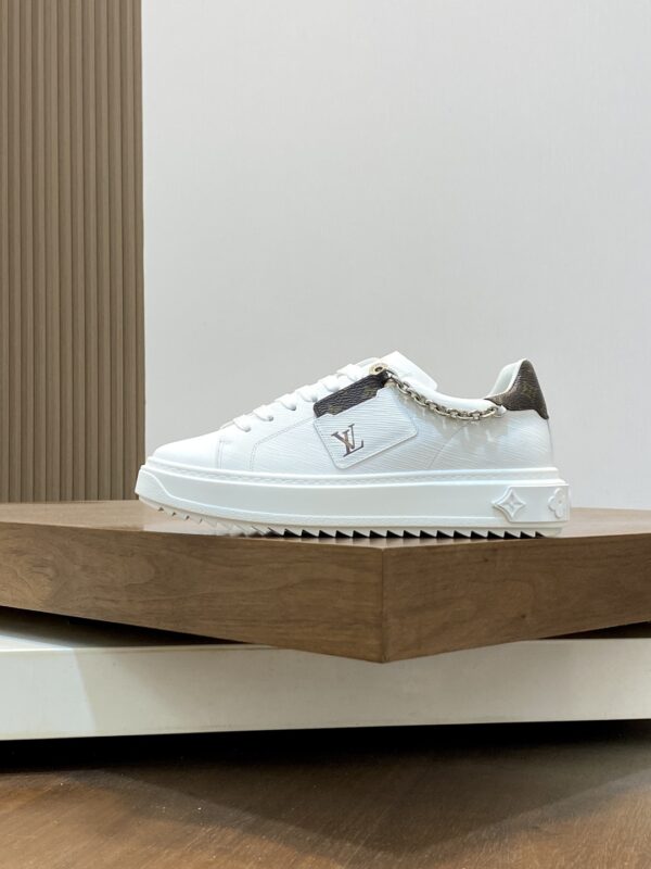 Louis Vuitton Silk Calf Leather Couple's Casual Sports Shoes - Image 3