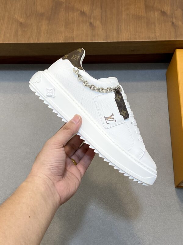 Louis Vuitton Silk Calf Leather Couple's Casual Sports Shoes - Image 4