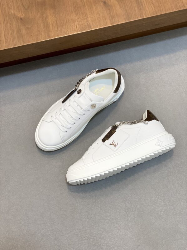 Louis Vuitton Silk Calf Leather Couple's Casual Sports Shoes - Image 5