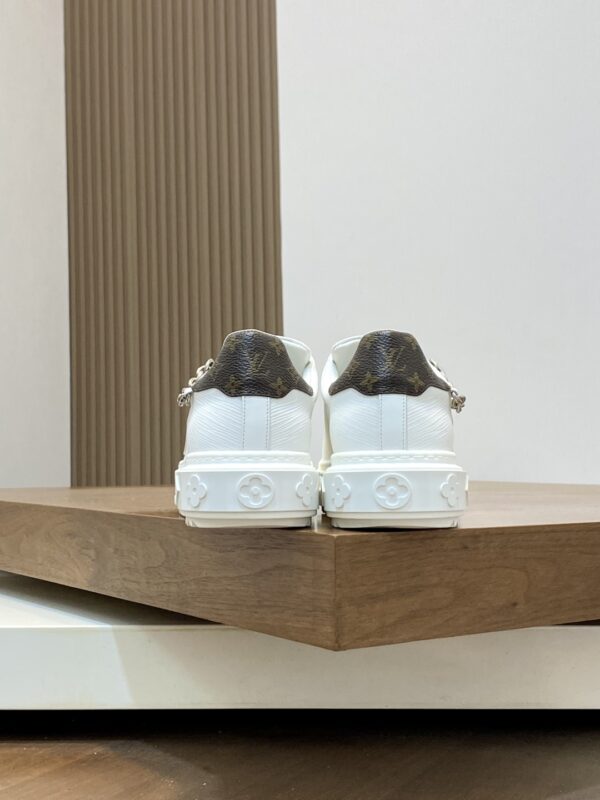 Louis Vuitton Silk Calf Leather Couple's Casual Sports Shoes - Image 8