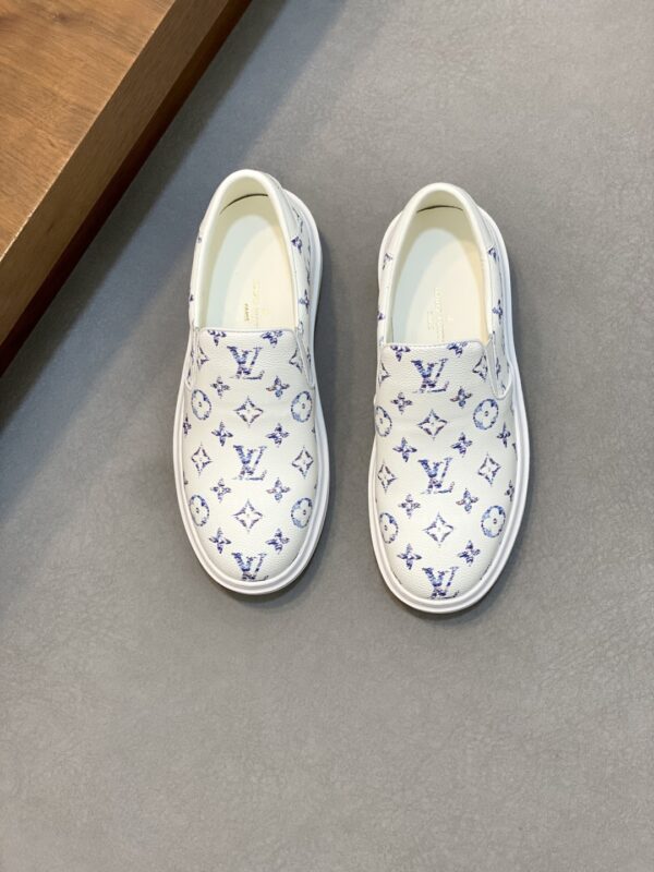 Louis Vuitton Embossed Calf Leather Couple Casual Sports Shoes - Image 2