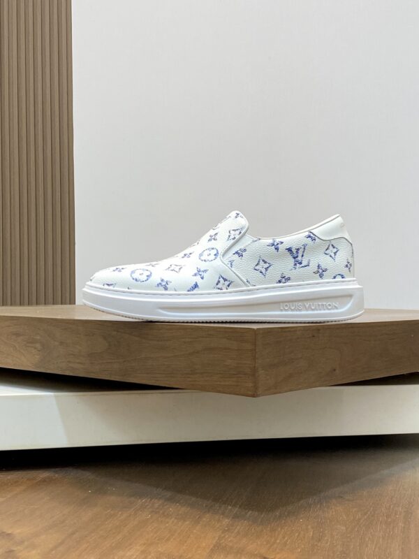 Louis Vuitton Embossed Calf Leather Couple Casual Sports Shoes - Image 3