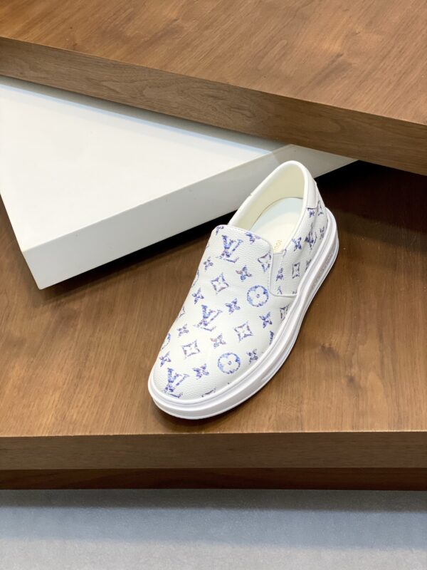 Louis Vuitton Embossed Calf Leather Couple Casual Sports Shoes - Image 6