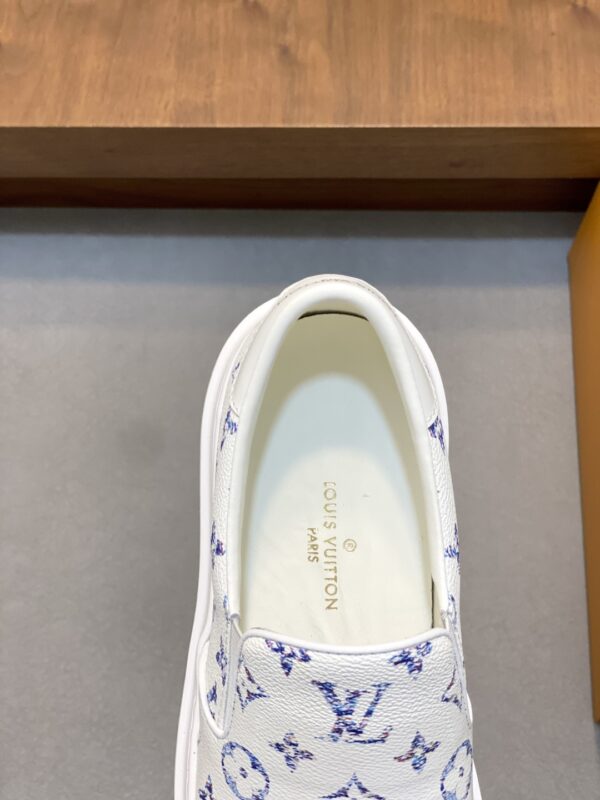 Louis Vuitton Embossed Calf Leather Couple Casual Sports Shoes - Image 7