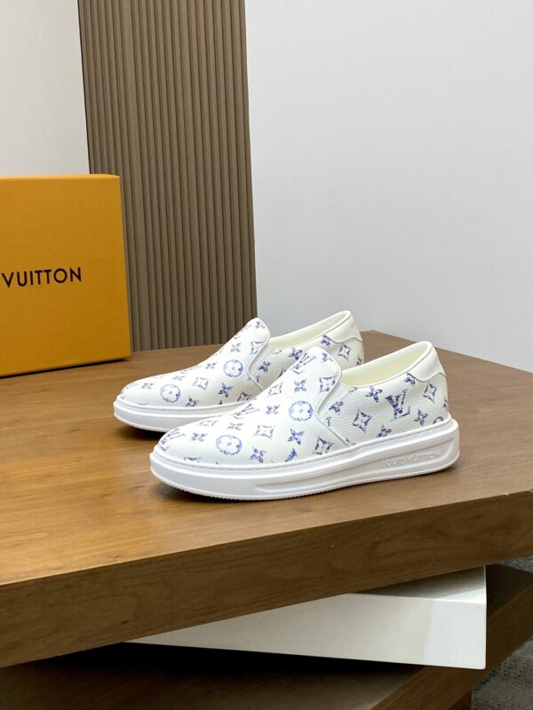 Louis Vuitton Embossed Calf Leather Couple Casual Sports Shoes