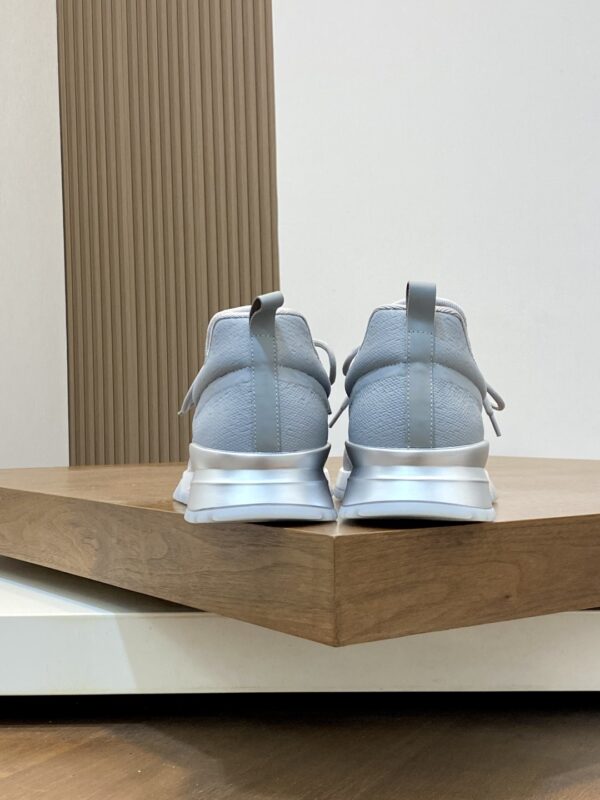 Louis Vuitton Beverly Hills Monogram Flyknit Sports Shoes - Image 8