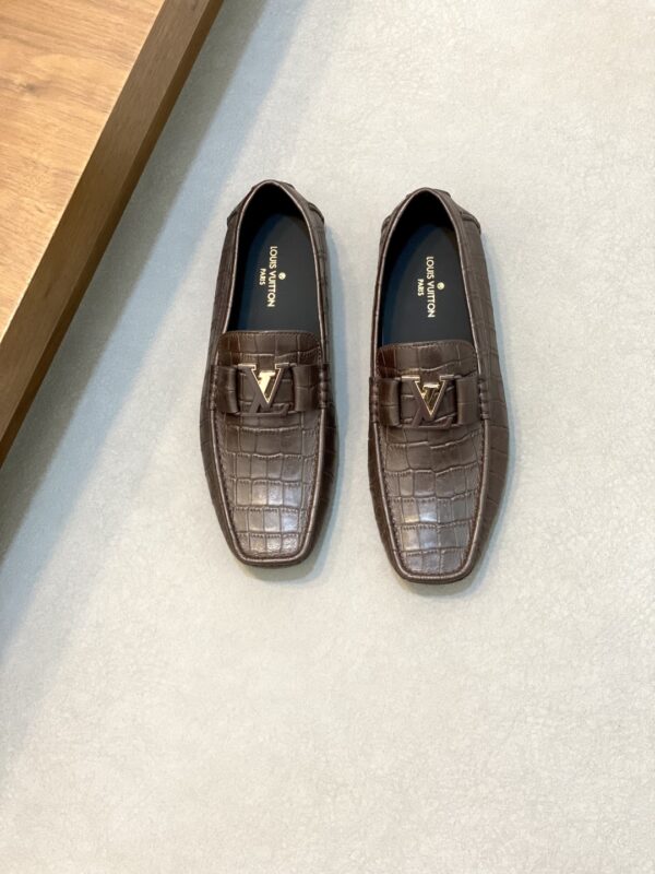 Louis Vuitton Classic Cowhide Leather Driving Bean Shoes - Image 2