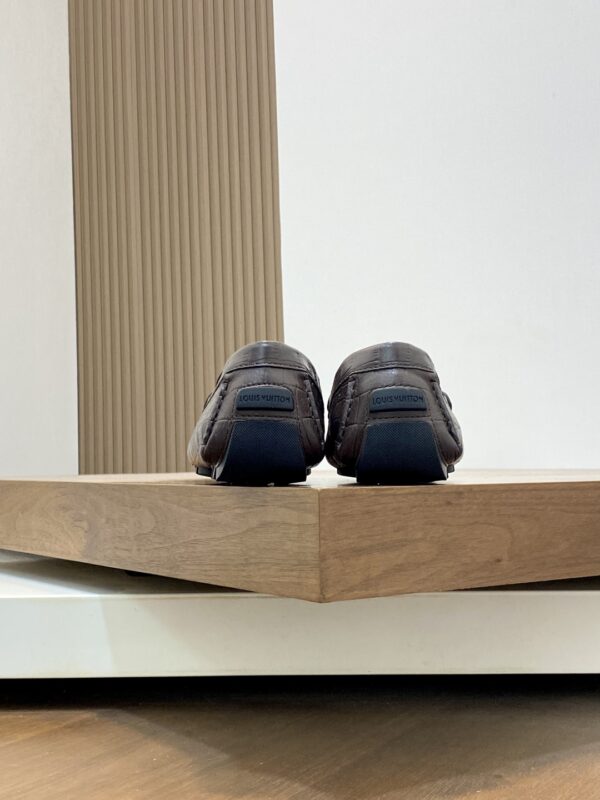 Louis Vuitton Classic Cowhide Leather Driving Bean Shoes - Image 8