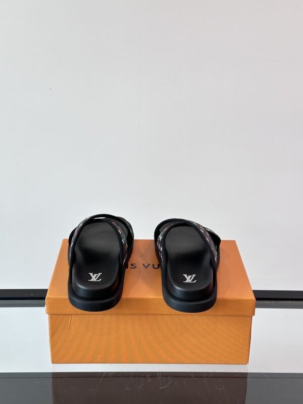 Louis Vuitton Takashi Murakami's New Men's Beach Slippers - Image 8