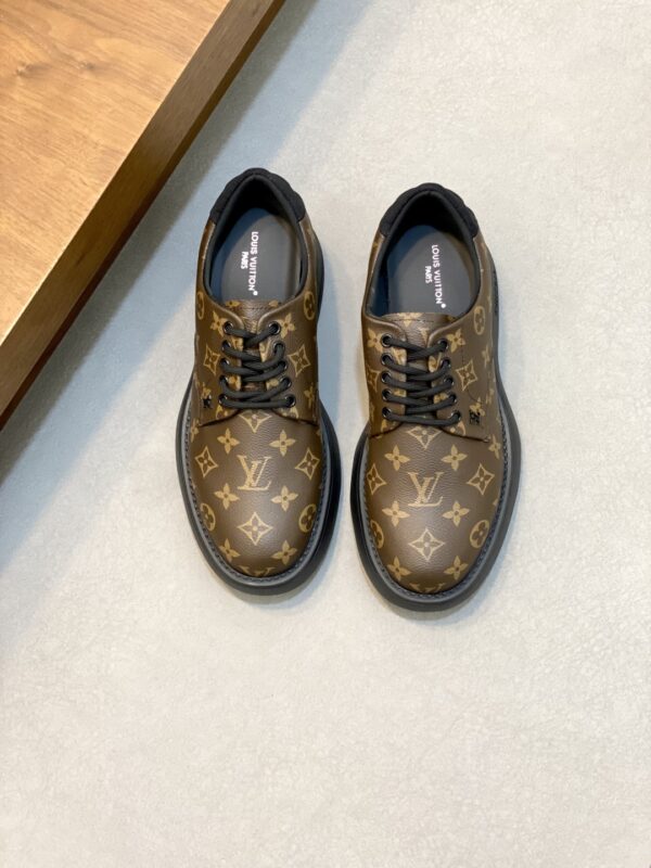 Louis Vuitton Men's Presbyopia Cowhide Leather Casual Dress Shoes - Image 2