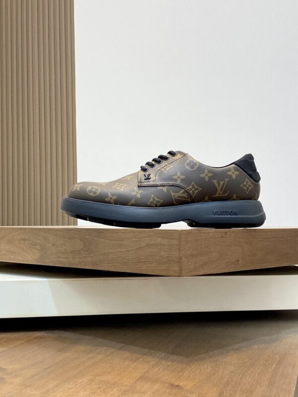 Louis Vuitton Men's Presbyopia Cowhide Leather Casual Dress Shoes - Image 3