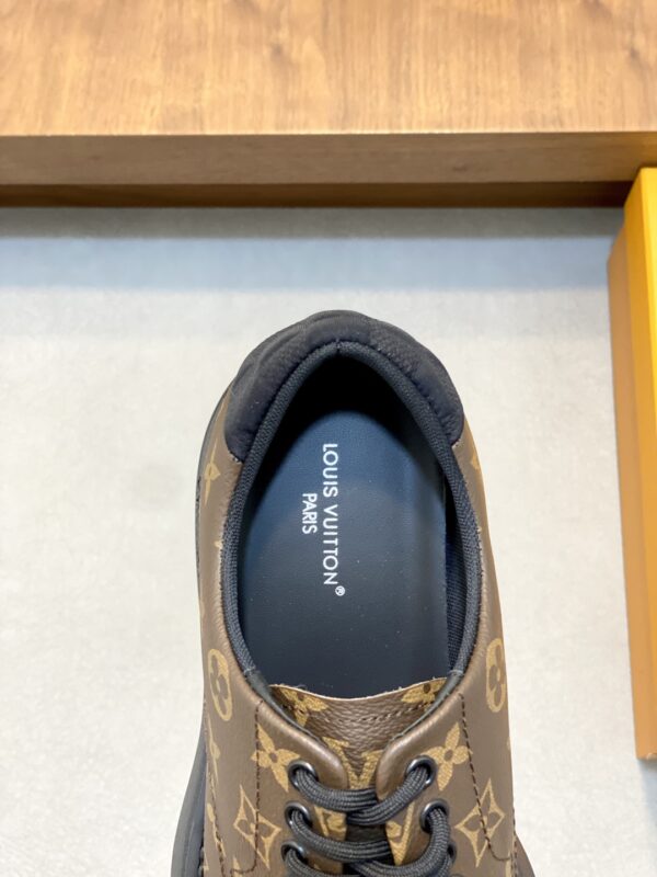 Louis Vuitton Men's Presbyopia Cowhide Leather Casual Dress Shoes - Image 7
