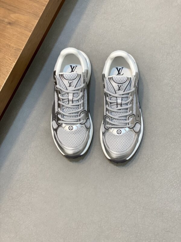 Louis Vuitton Classic Couple Fashion Show New Casual Sports Shoes - Image 2
