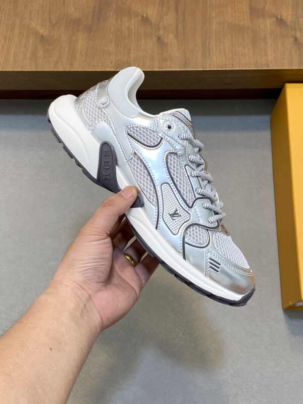 Louis Vuitton Classic Couple Fashion Show New Casual Sports Shoes - Image 4
