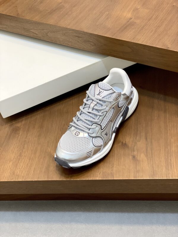 Louis Vuitton Classic Couple Fashion Show New Casual Sports Shoes - Image 6
