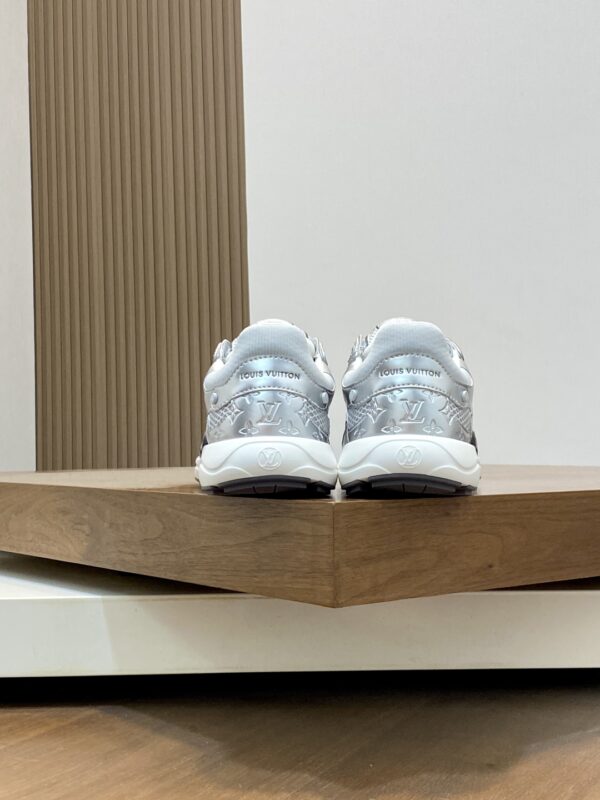 Louis Vuitton Classic Couple Fashion Show New Casual Sports Shoes - Image 8