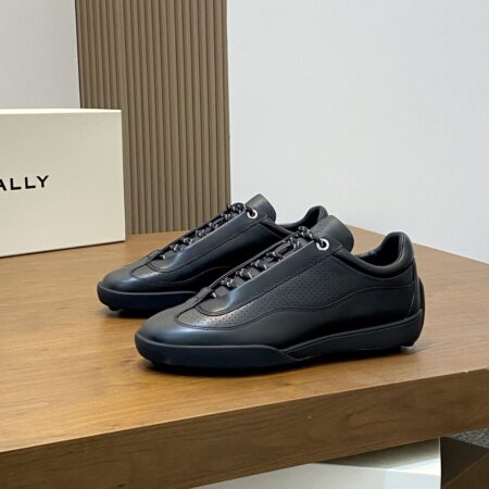 Bally Manto Runner Mesh Spliced Lace Up Sneakers