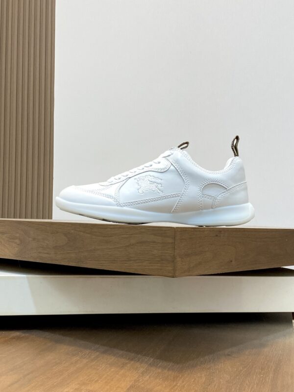 Burberry New War Horse Plaid Cowhide Leather Casual Sports Shoes - Image 3
