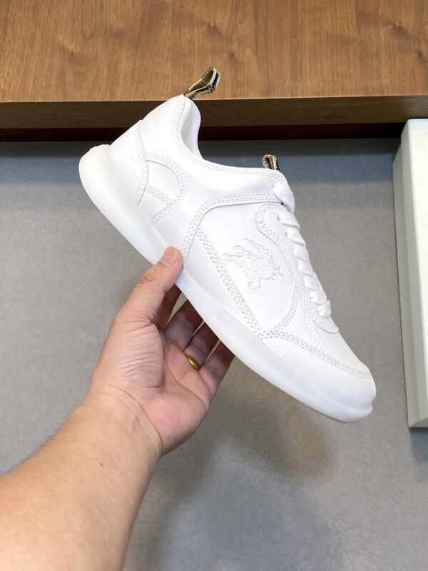 Burberry New War Horse Plaid Cowhide Leather Casual Sports Shoes - Image 4