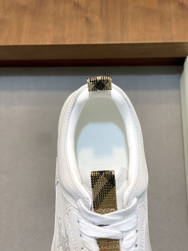 Burberry New War Horse Plaid Cowhide Leather Casual Sports Shoes - Image 7