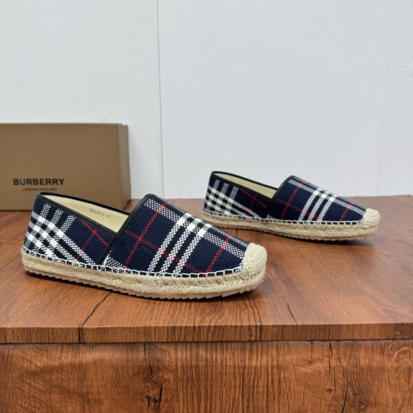 Burberry Summer New Men's Embroidered Grass Woven Fishing Shoes - Image 2