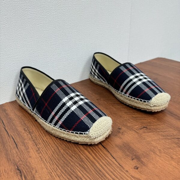 Burberry Summer New Men's Embroidered Grass Woven Fishing Shoes - Image 3