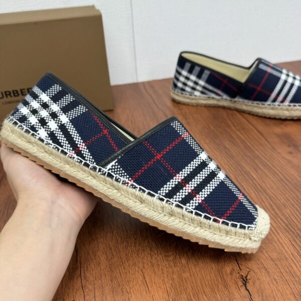Burberry Summer New Men's Embroidered Grass Woven Fishing Shoes - Image 4
