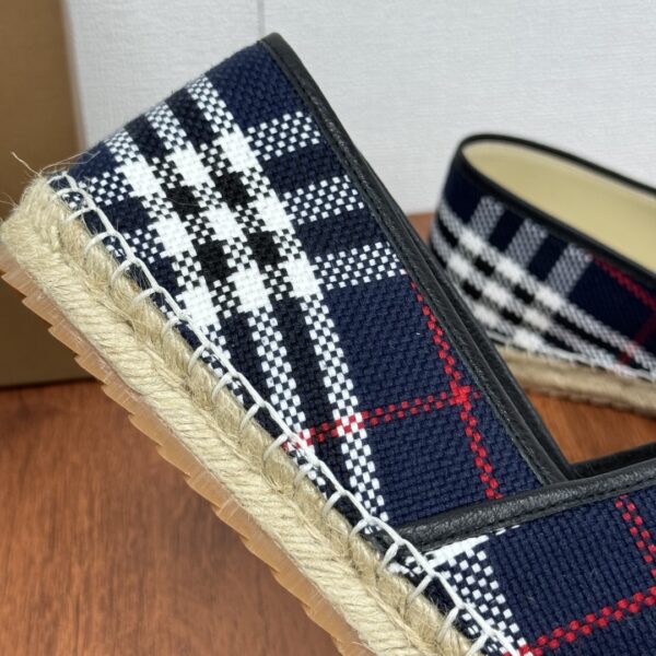 Burberry Summer New Men's Embroidered Grass Woven Fishing Shoes - Image 6