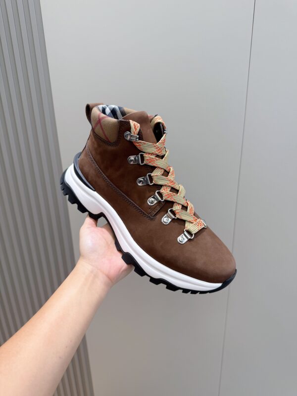 Burberry Men's High Cut Thick Soled Sports Shoes - Image 5